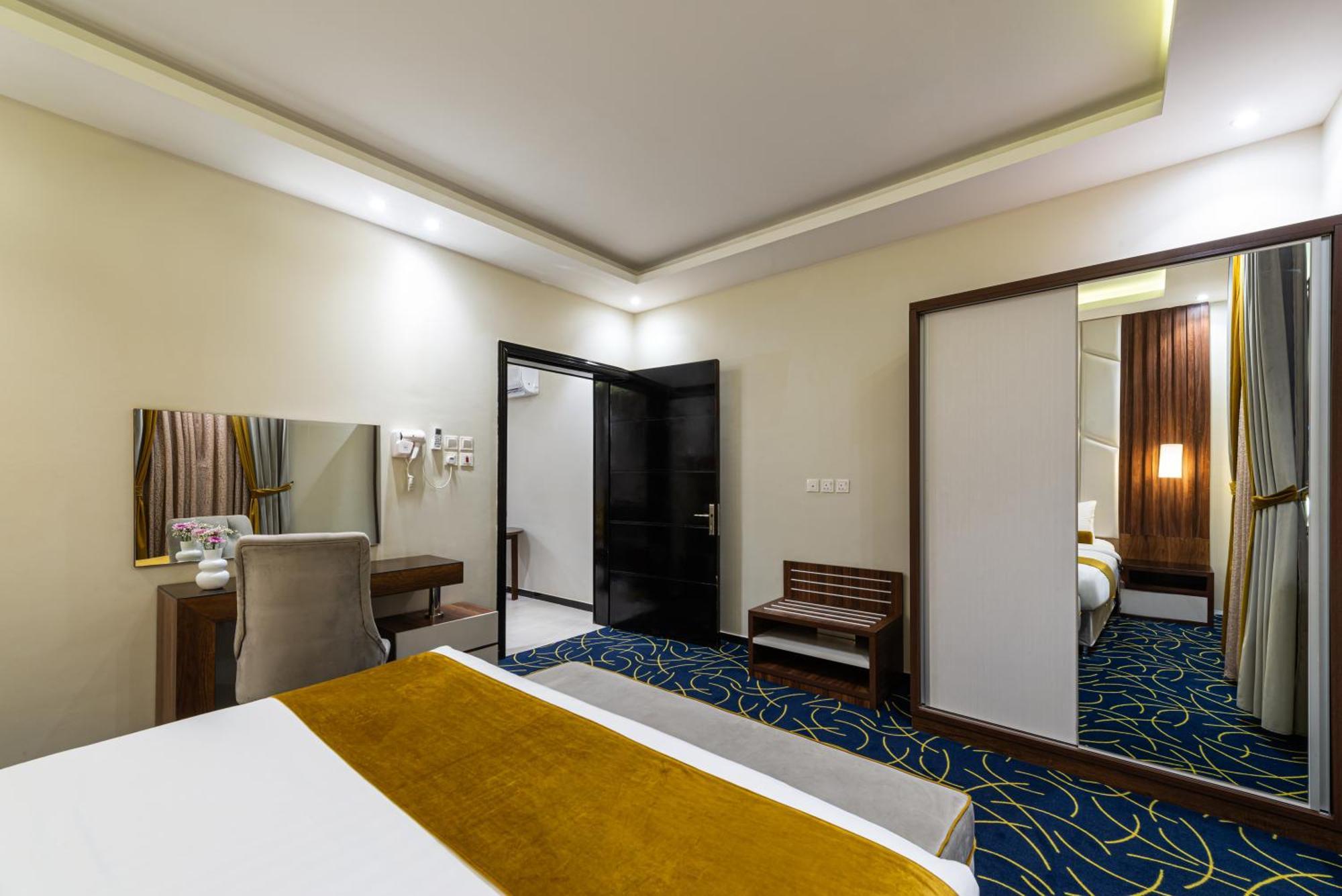 The Palace Hotel Suites Khamis Mushait Εξωτερικό φωτογραφία