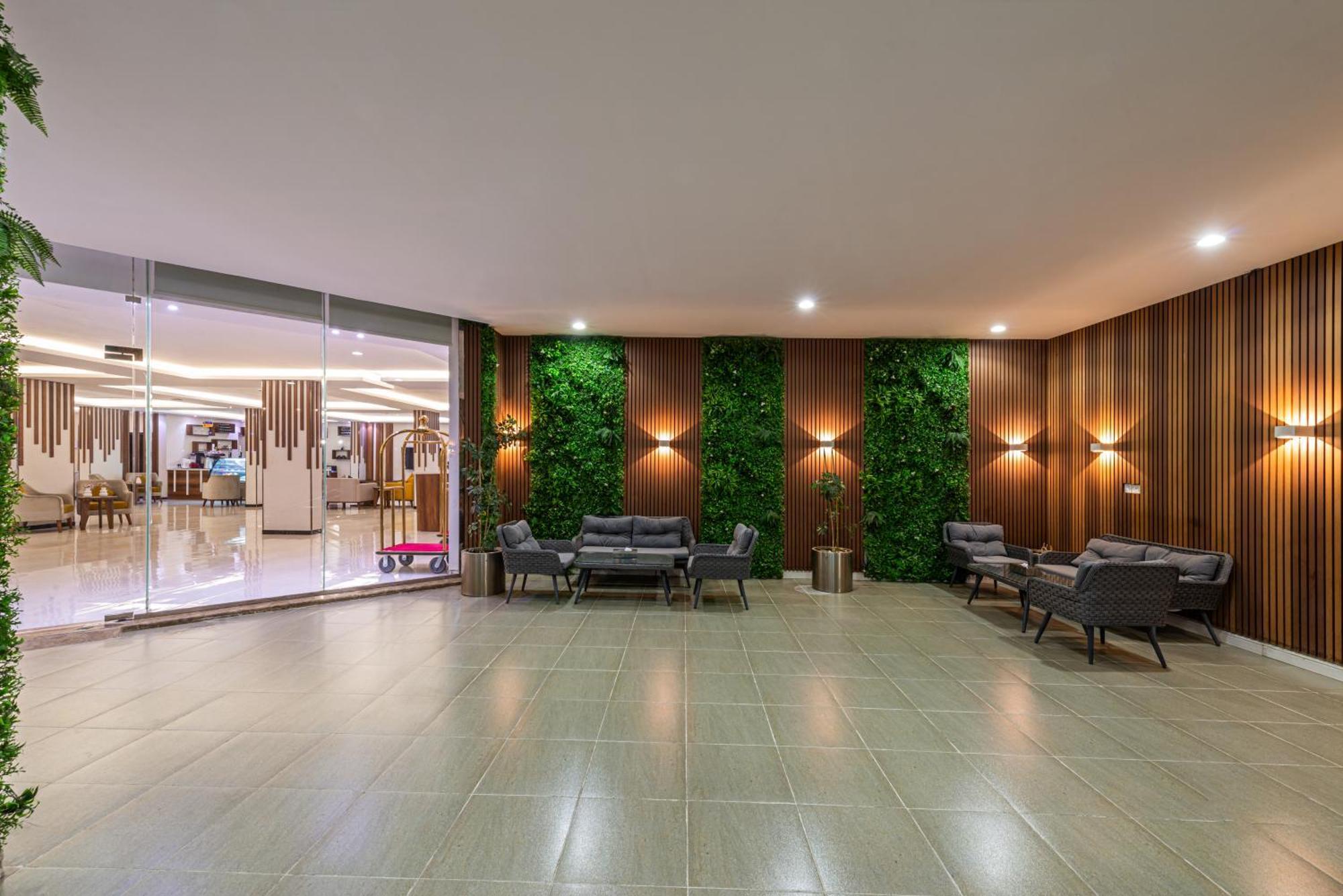 The Palace Hotel Suites Khamis Mushait Εξωτερικό φωτογραφία